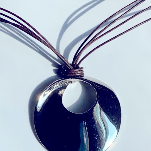 COPY - 🥈Cookie Lee Circle Pendant Necklace with 4 Removable Faux Leather Stran… - Picture 6 of 10